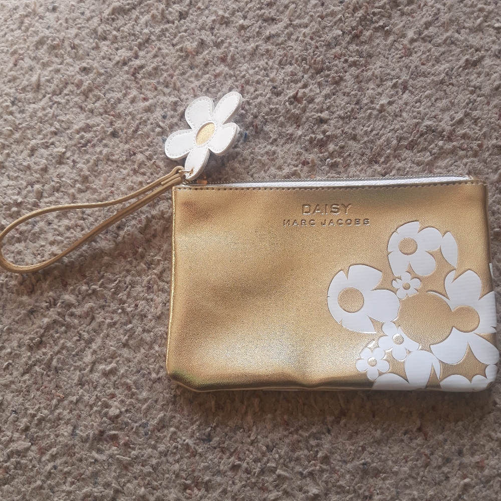Marc Jacobs Daisy Wristlet